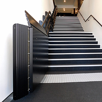 Plattformlift geschlossen innenbereich