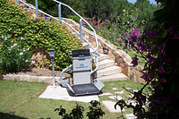 Artira platform lift | outdoor