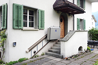 Monte-escalier à plateforme X3 de Garaventa Lift pour l’extérieur d’une maison individuelle
