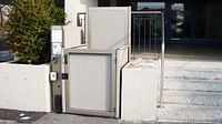 Vertical platform lift outdoor in Baar